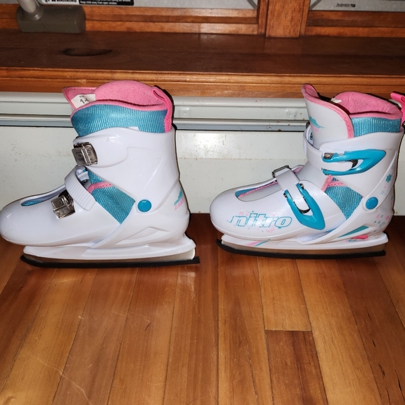 Girls Adjustable Lake Placid, nitro Ice skates, big girls size (1-4) EUC. - Picture 2 of 5